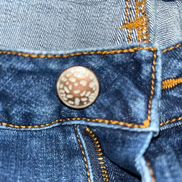 Cabi Slim Boyfriend Sz 4 waist 30 preowned jeans with patches and tapered leg - Picture 8 of 8